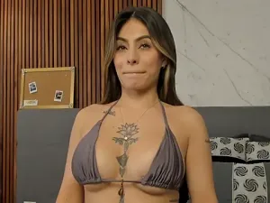 Amara_Velvet_